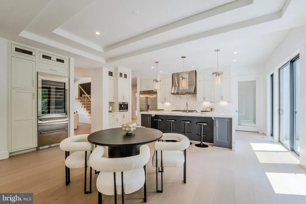 1434 WAGGAMAN CIRCLE Mclean, VA 22101
