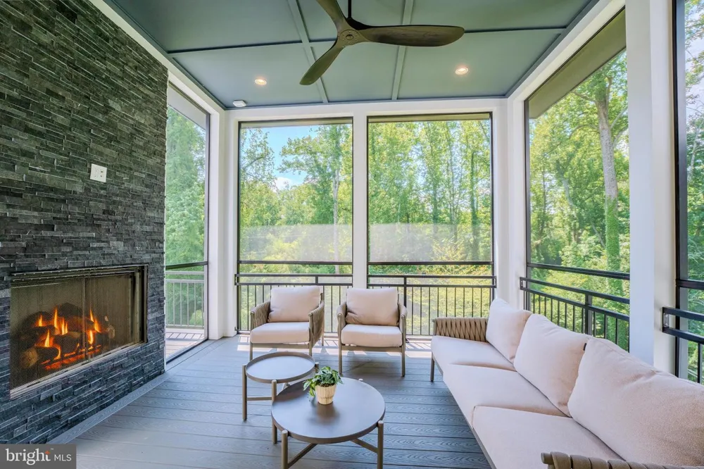 1434 WAGGAMAN CIRCLE Mclean, VA 22101