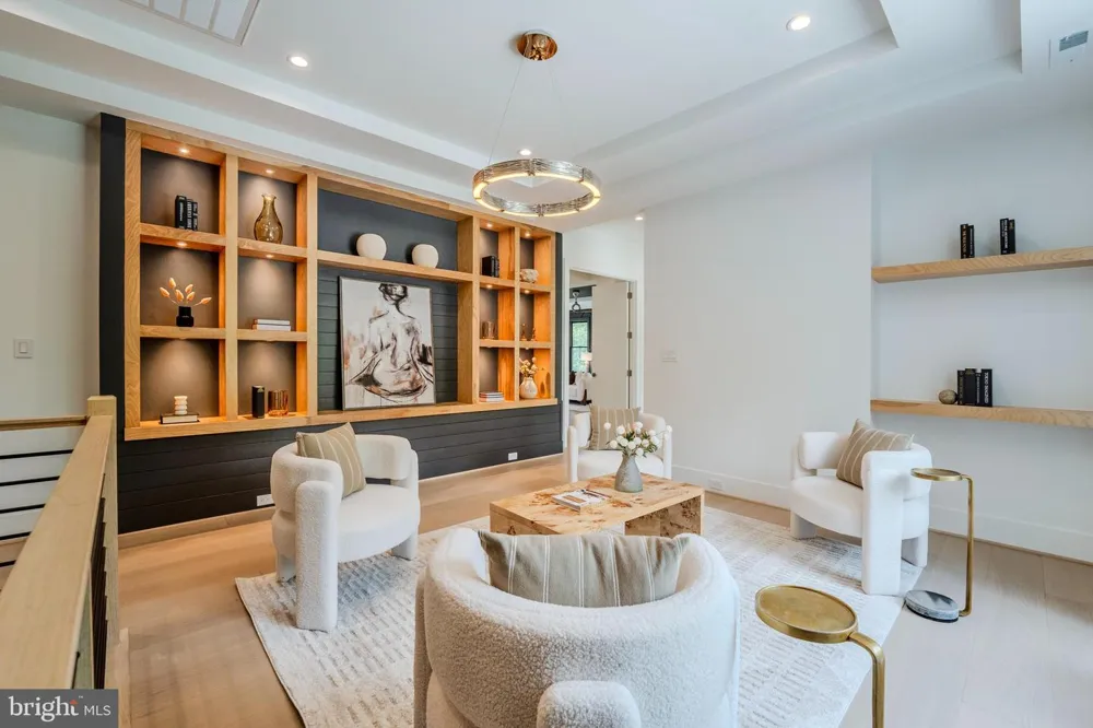 1434 WAGGAMAN CIRCLE Mclean, VA 22101