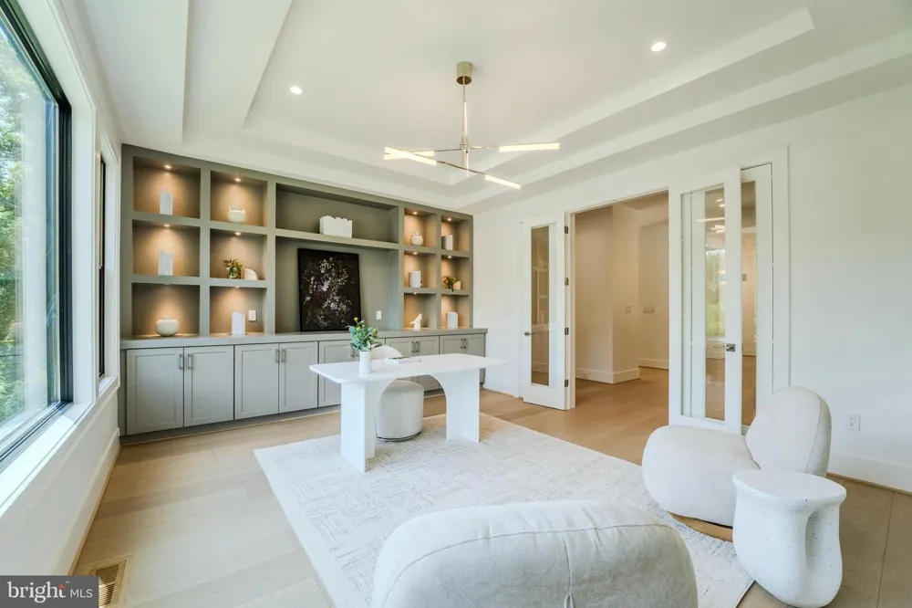 1434 WAGGAMAN CIRCLE Mclean, VA 22101