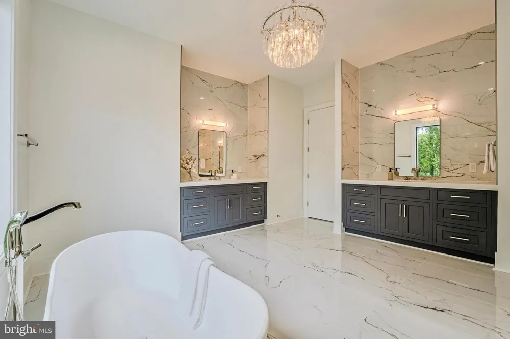 1434 WAGGAMAN CIRCLE Mclean, VA 22101