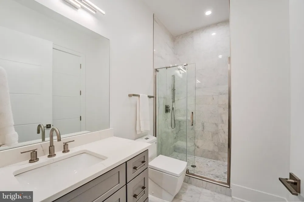 1434 WAGGAMAN CIRCLE Mclean, VA 22101