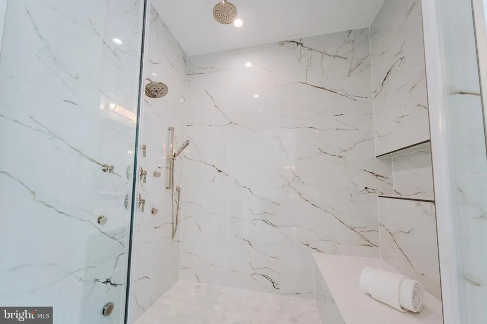 1434 WAGGAMAN CIRCLE Mclean, VA 22101