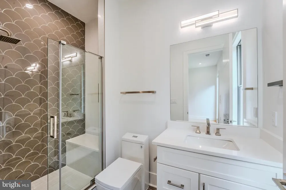 1434 WAGGAMAN CIRCLE Mclean, VA 22101