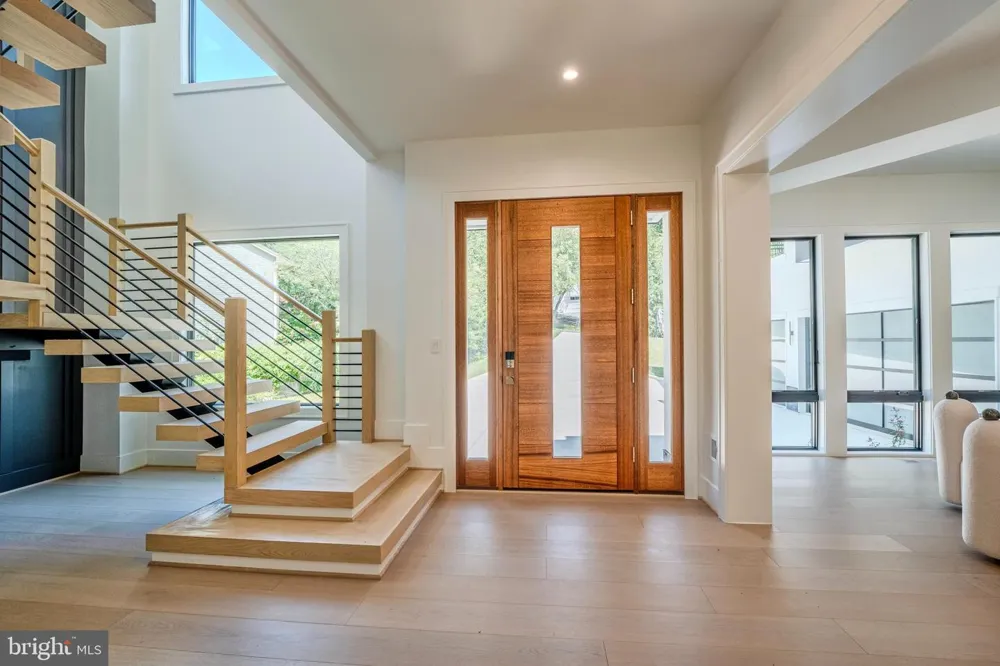 1434 WAGGAMAN CIRCLE Mclean, VA 22101