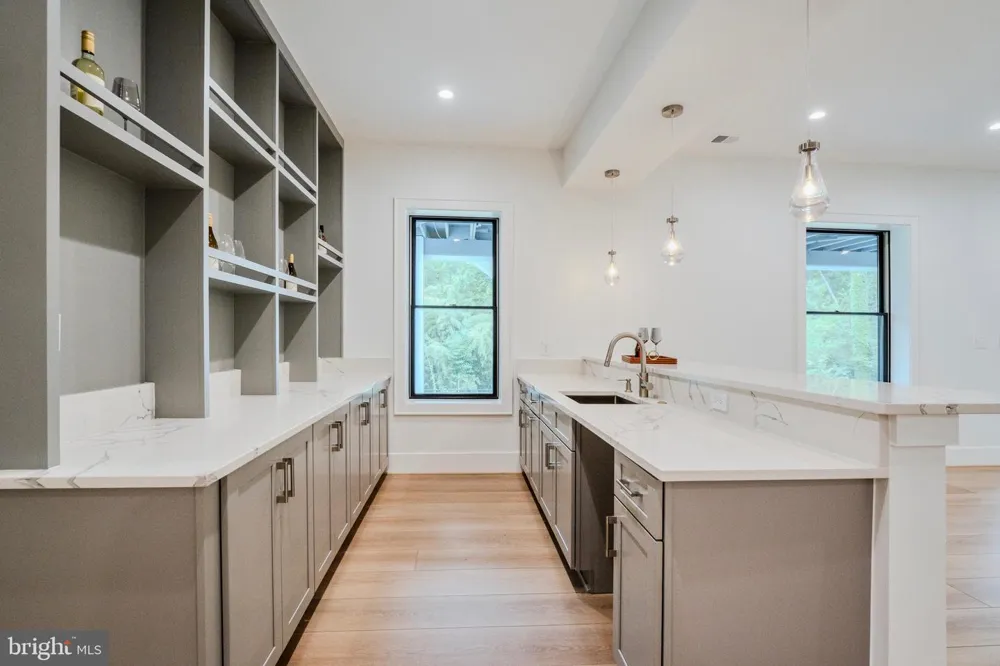 1434 WAGGAMAN CIRCLE Mclean, VA 22101