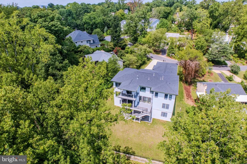 1434 WAGGAMAN CIRCLE Mclean, VA 22101
