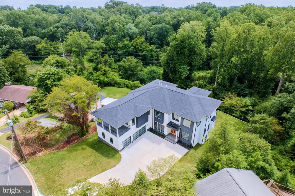1434 WAGGAMAN CIRCLE Mclean, VA 22101