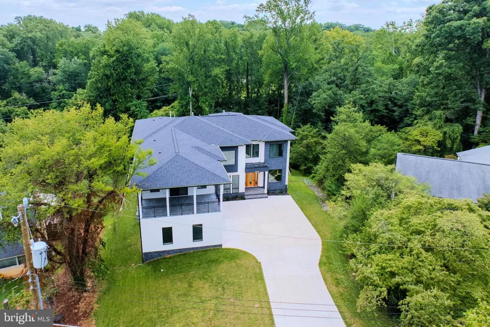 1434 WAGGAMAN CIRCLE Mclean, VA 22101