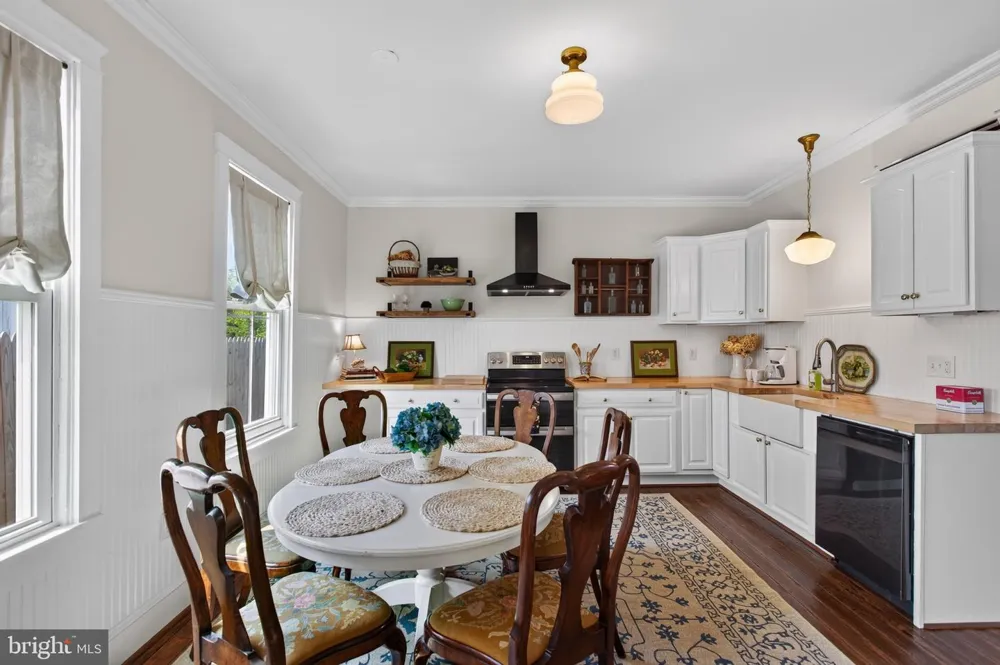 508 E MAIN STREET Berryville, VA 22611