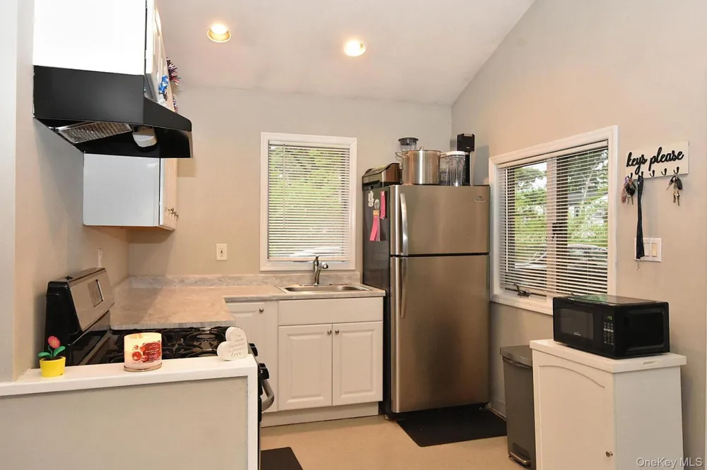 38 Balaton Avenue Ronkonkoma, NY 11779