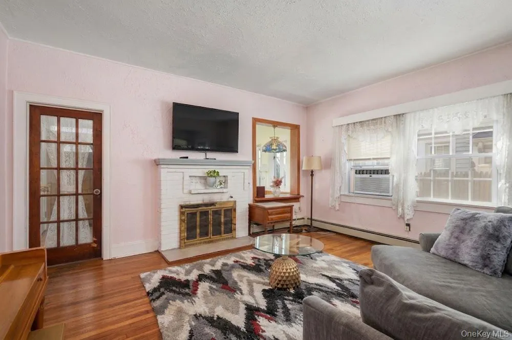 1640 Roosevelt Street Baldwin, NY 11510