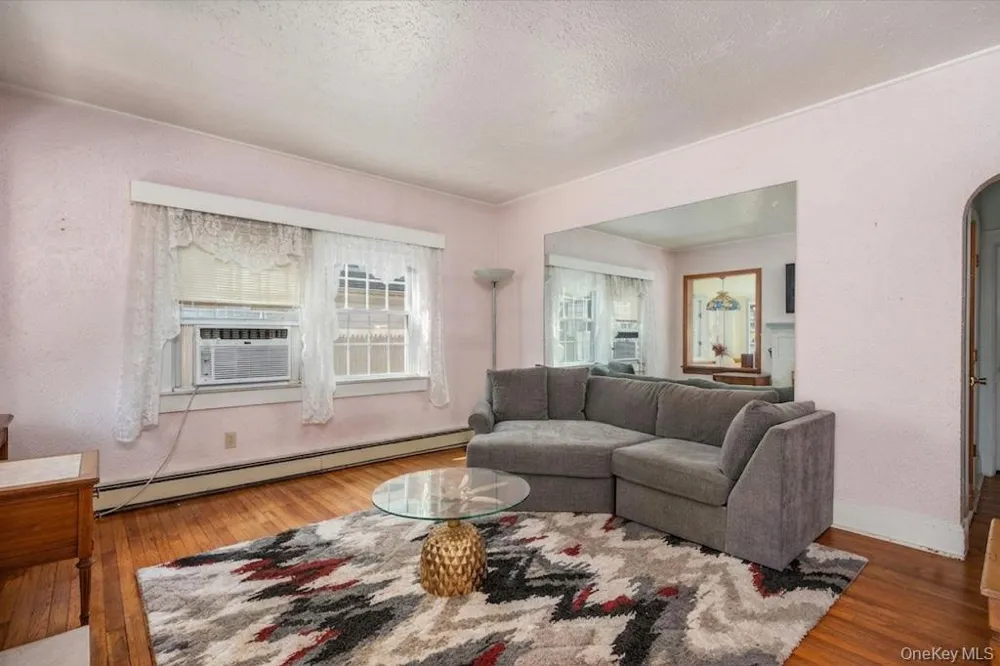 1640 Roosevelt Street Baldwin, NY 11510