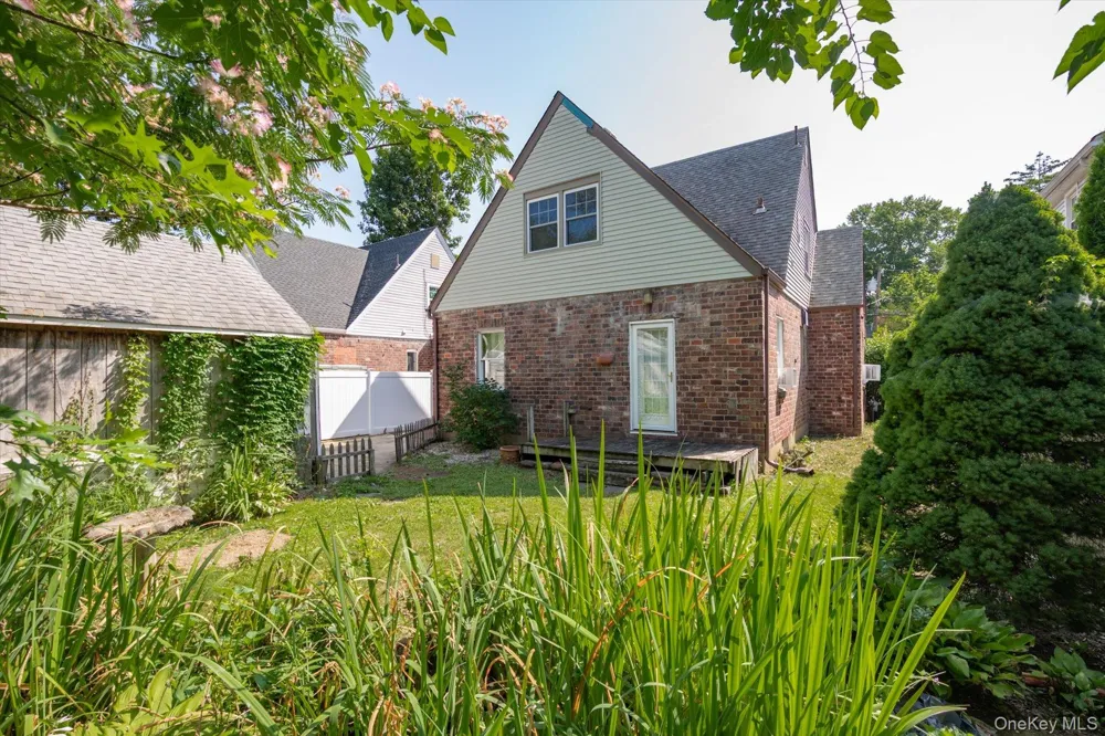 1640 Roosevelt Street Baldwin, NY 11510