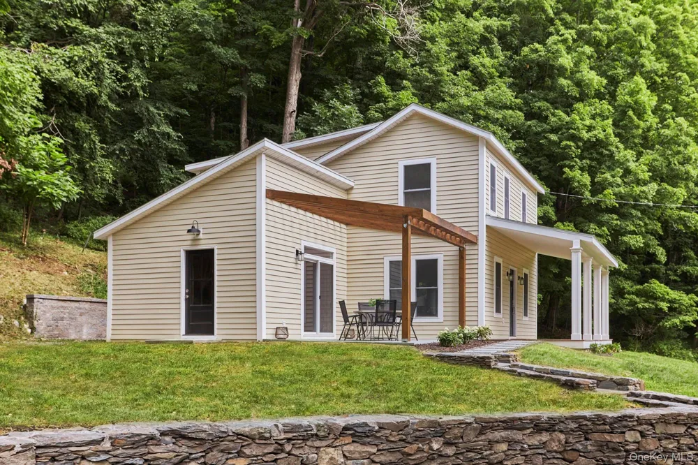 621 Milan Hollow Road Rhinebeck, NY 12572