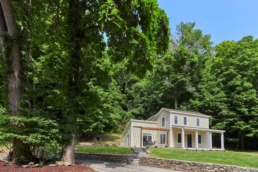 621 Milan Hollow Road Rhinebeck, NY 12572