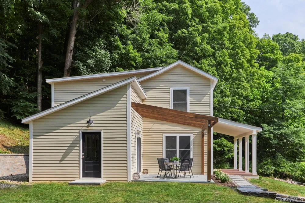 621 Milan Hollow Road Rhinebeck, NY 12572