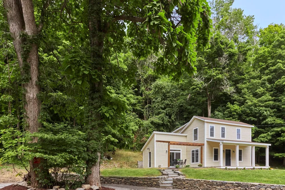 621 Milan Hollow Road Rhinebeck, NY 12572