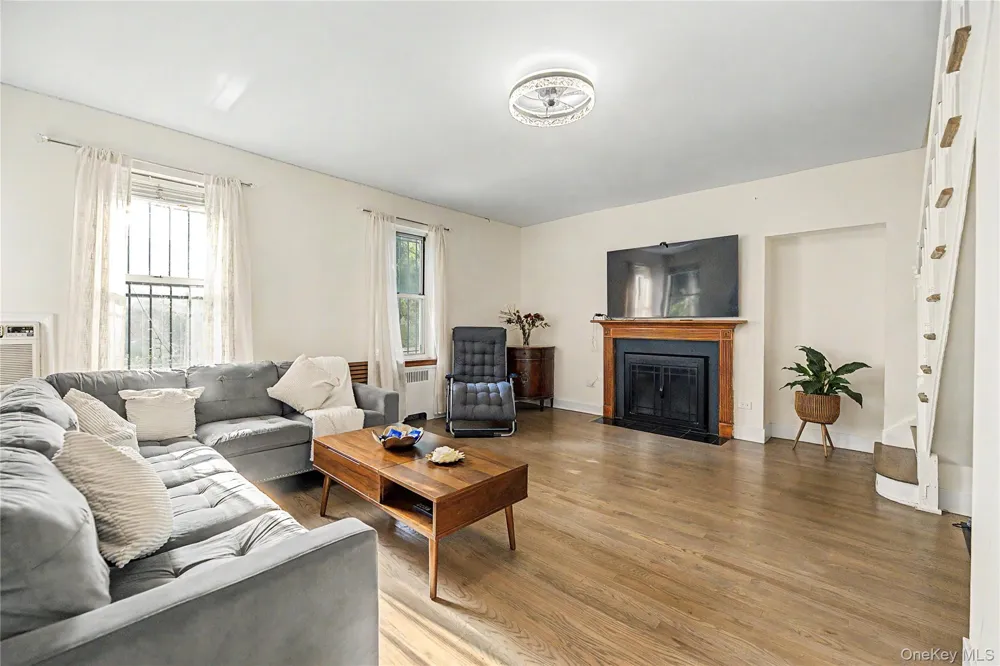 4971 Henry Hudson Parkway W #4971 Bronx, NY 10471