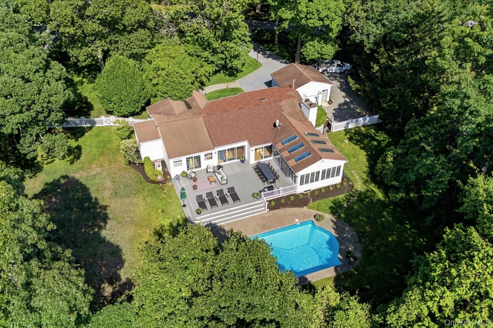 129 Oneck Lane Westhampton Beach, NY 11978