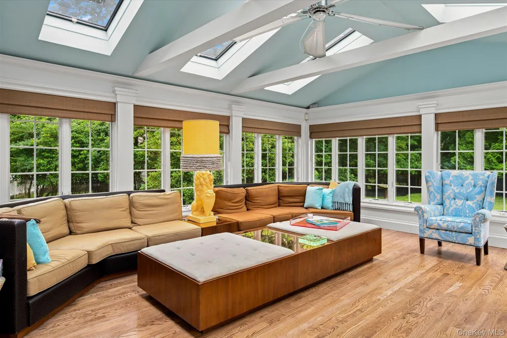 129 Oneck Lane Westhampton Beach, NY 11978