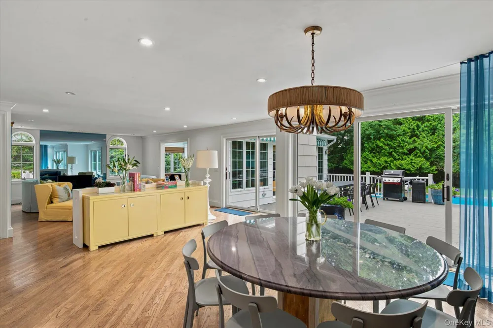 129 Oneck Lane Westhampton Beach, NY 11978