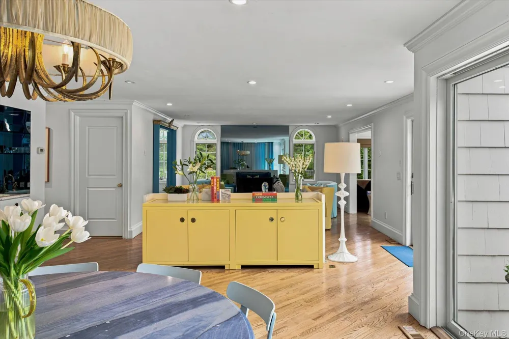 129 Oneck Lane Westhampton Beach, NY 11978