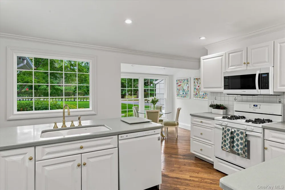 129 Oneck Lane Westhampton Beach, NY 11978