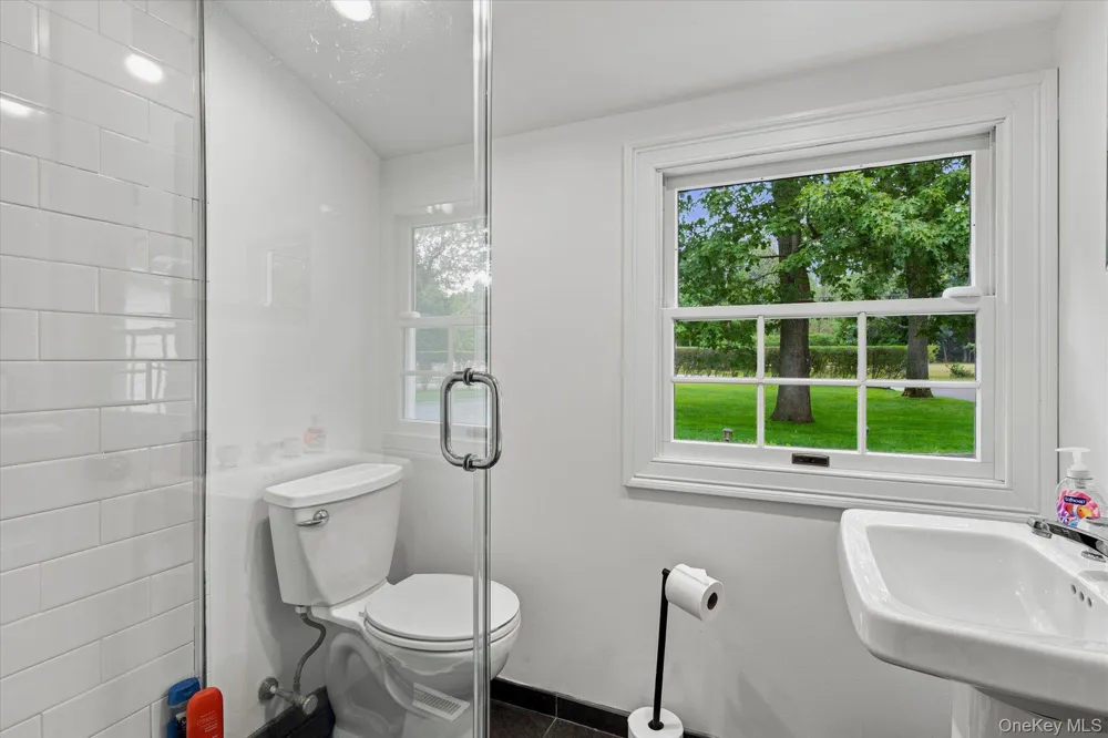 129 Oneck Lane Westhampton Beach, NY 11978