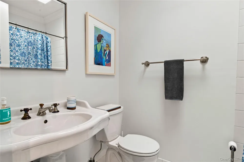 129 Oneck Lane Westhampton Beach, NY 11978