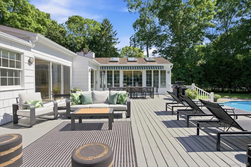 129 Oneck Lane Westhampton Beach, NY 11978