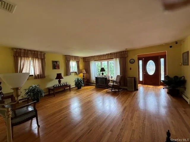 59 FARMERS AVENUE Lindenhurst, NY 11757