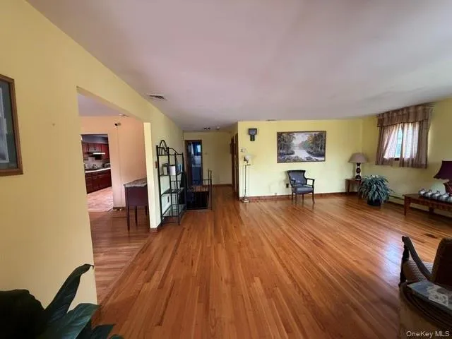 59 FARMERS AVENUE Lindenhurst, NY 11757