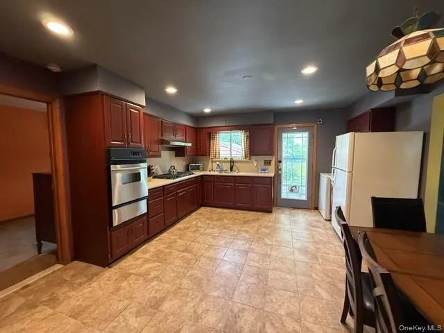 59 FARMERS AVENUE Lindenhurst, NY 11757