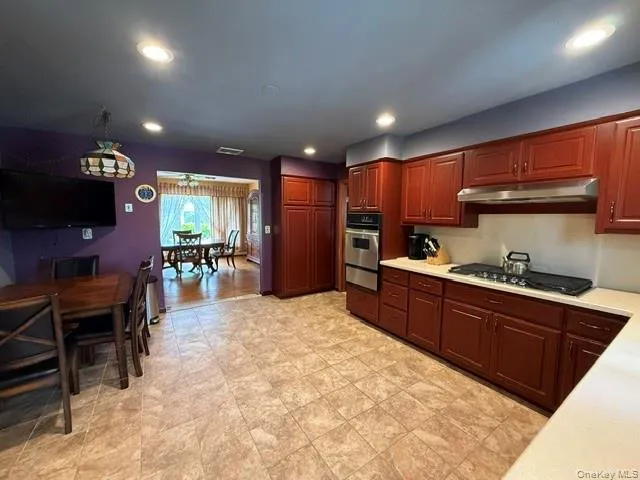 59 FARMERS AVENUE Lindenhurst, NY 11757