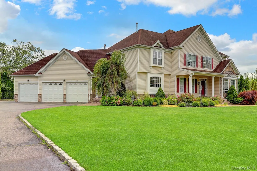 7 Brookline Court Wading River, NY 11792