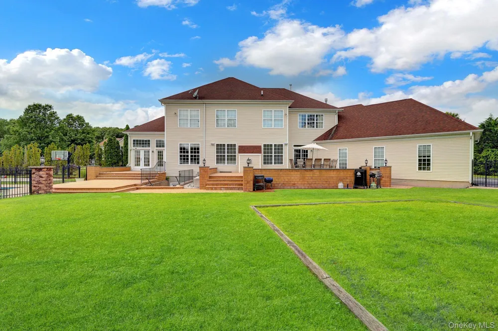 7 Brookline Court Wading River, NY 11792