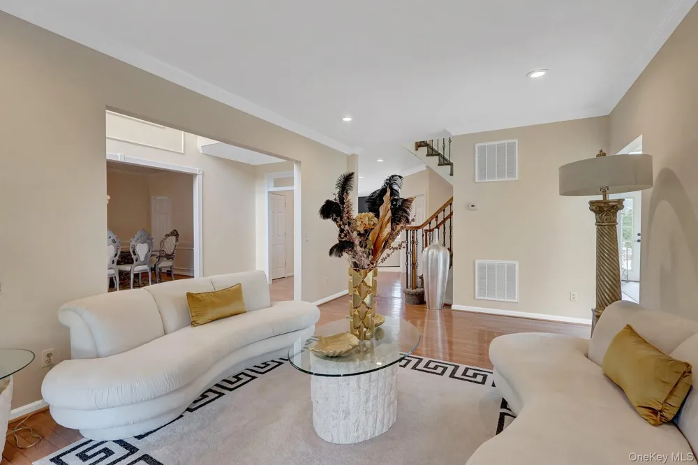 7 Brookline Court Wading River, NY 11792