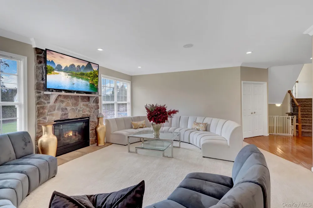 7 Brookline Court Wading River, NY 11792