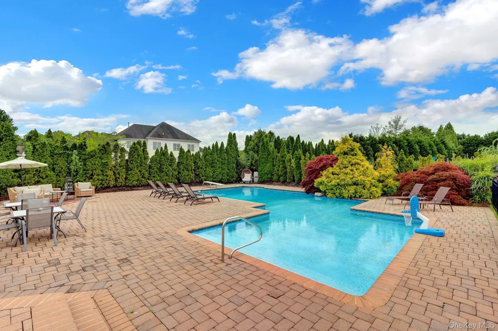 7 Brookline Court Wading River, NY 11792