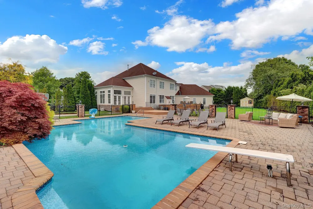 7 Brookline Court Wading River, NY 11792