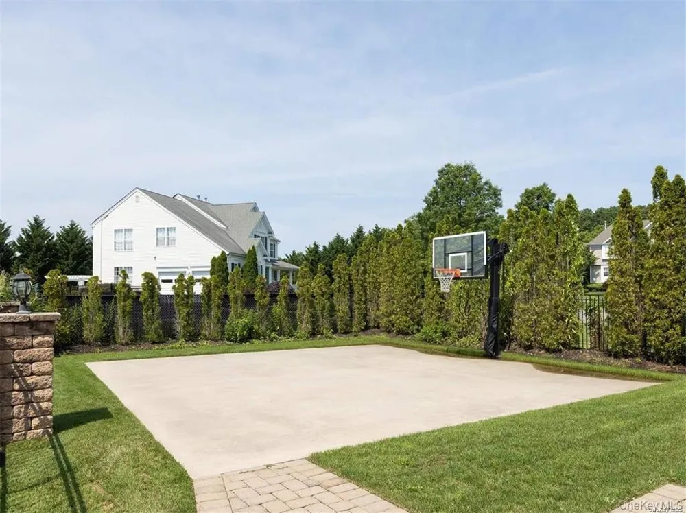 7 Brookline Court Wading River, NY 11792