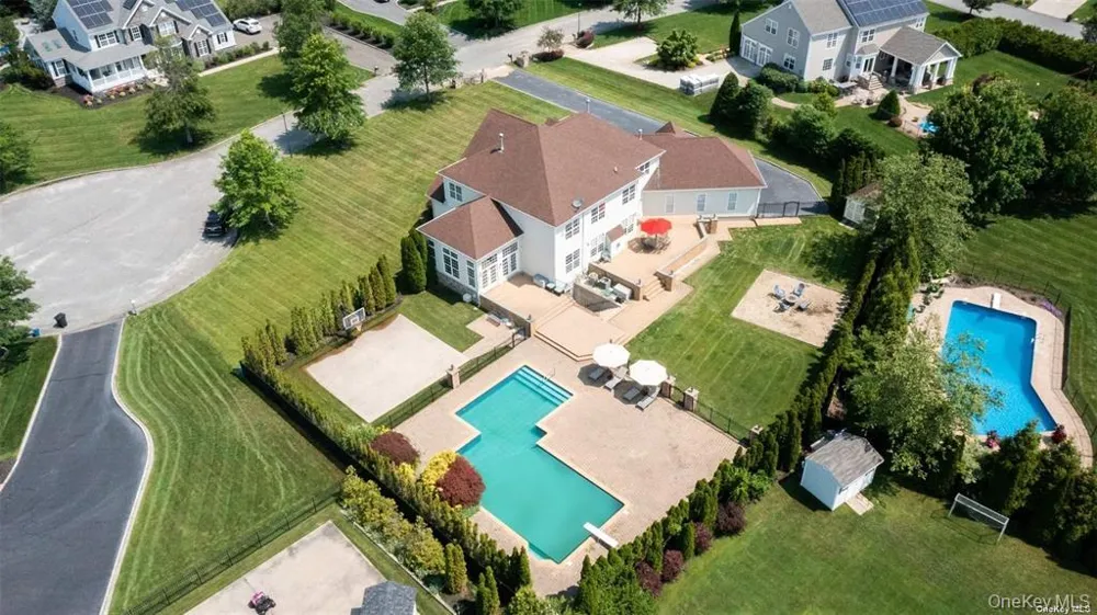 7 Brookline Court Wading River, NY 11792