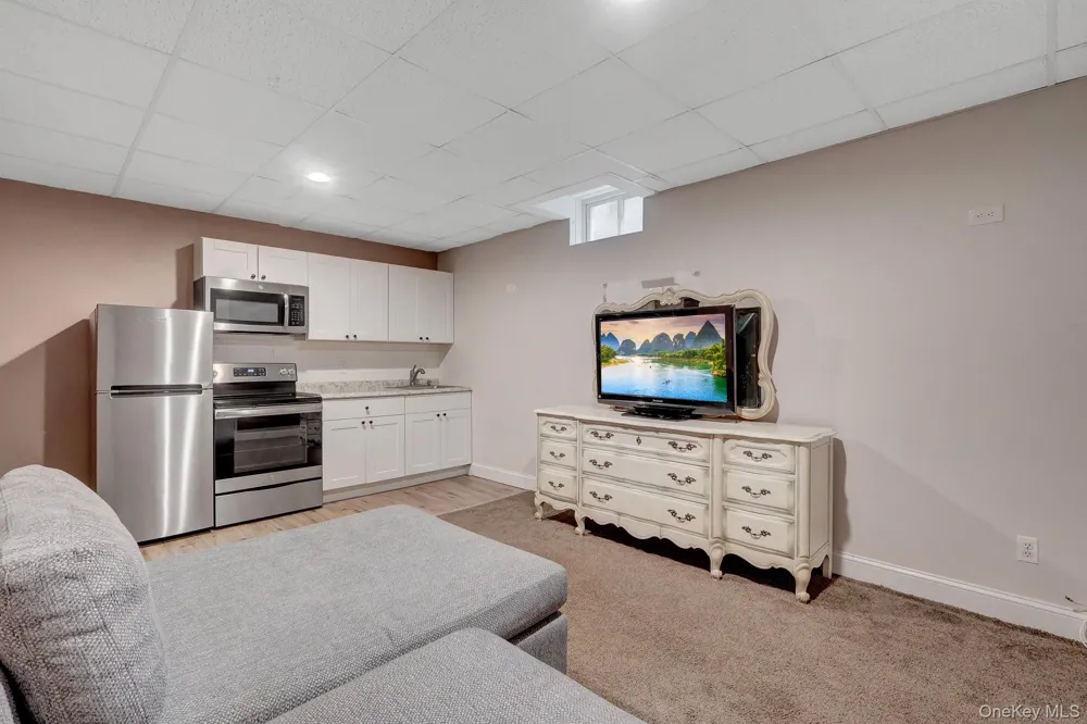 7 Brookline Court Wading River, NY 11792