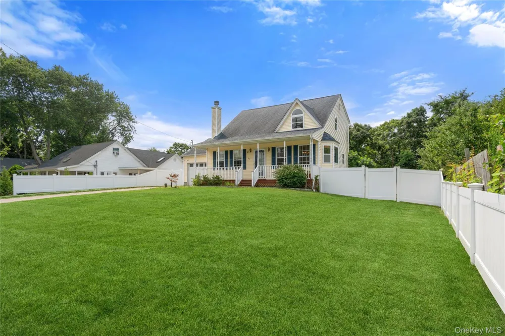 62 Lombardy Drive Shirley, NY 11967