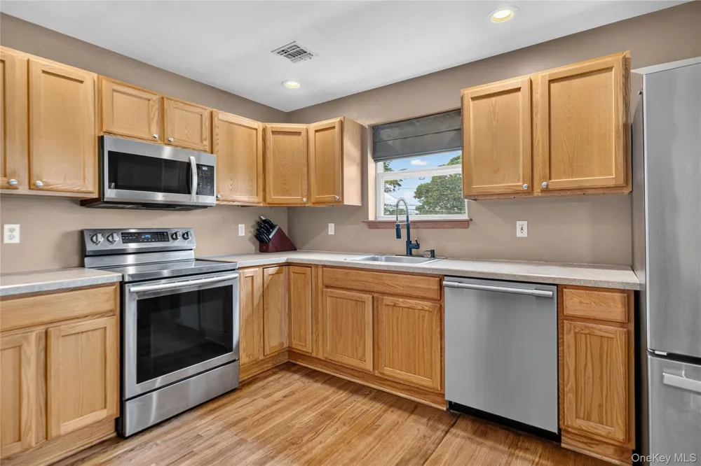 62 Lombardy Drive Shirley, NY 11967