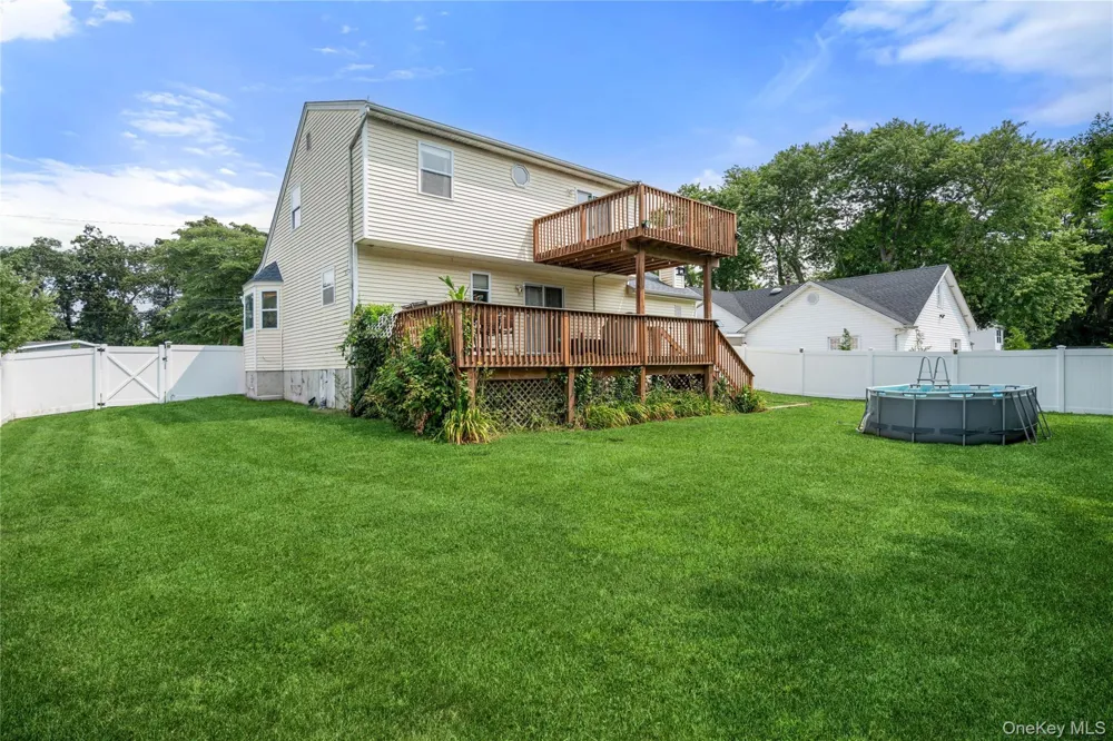 62 Lombardy Drive Shirley, NY 11967