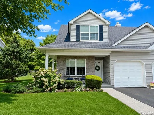 129 Maya Circle Central Islip, NY 11722
