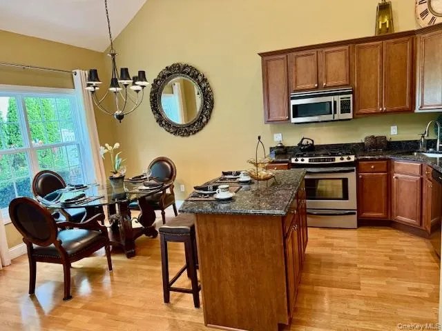 129 Maya Circle Central Islip, NY 11722
