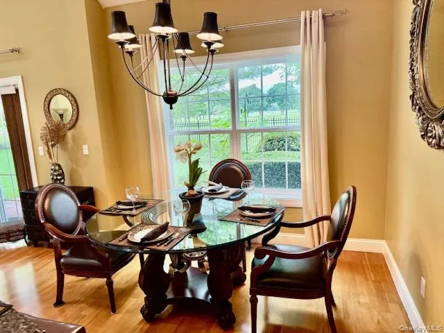 129 Maya Circle Central Islip, NY 11722